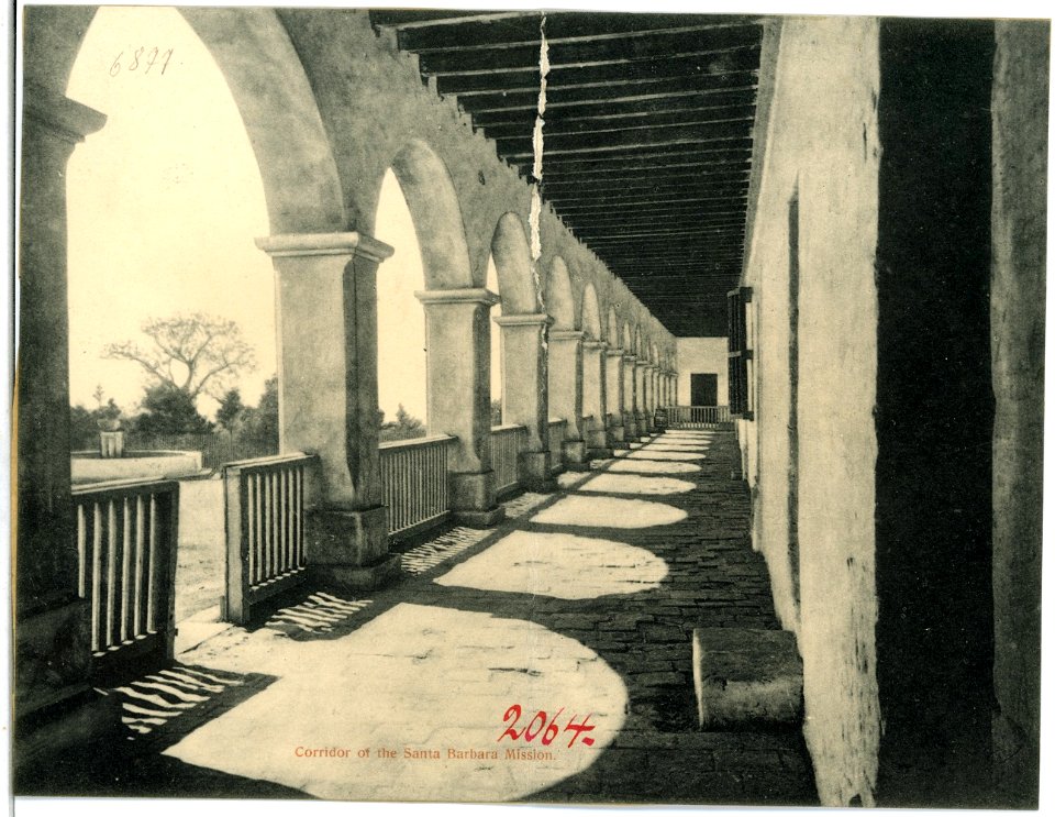 06877-Santa Barbara-1906-Corridor of the Santa Barabara Mission-Brück & Sohn Kunstverlag