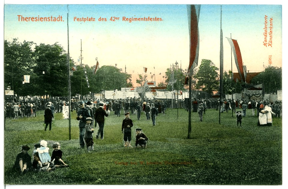 08981-Theresienstadt-1907-Festplatz des 42 er Regimentsfestes-Brück & Sohn Kunstverlag