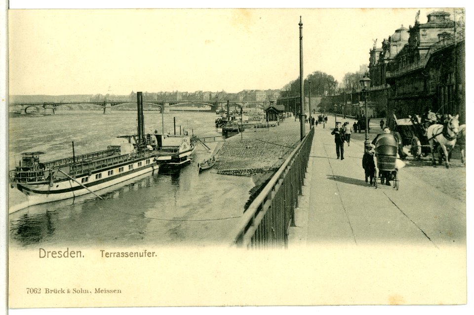 07062-Dresden-1906-Terrassenufer mit Dampfer Kaiser Wilhelm-Brück & Sohn Kunstverlag