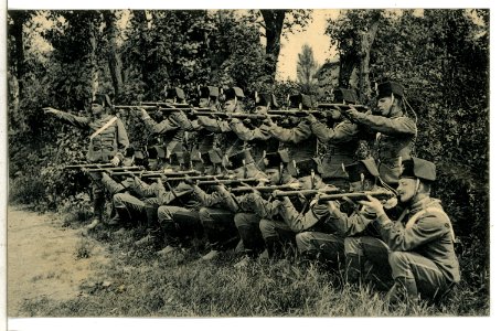 09366-Großenhain-1907-1. Königlich Sächsisches Husaren-Regiment König Albert Nr. 18 Gefecht zu Fuß-Brück & Sohn Kunstverlag