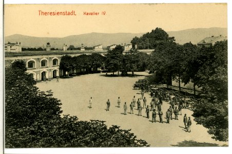 09210-Theresienstadt-1907-Pionierkaserne- Kavalier IV.-Brück & Sohn Kunstverlag