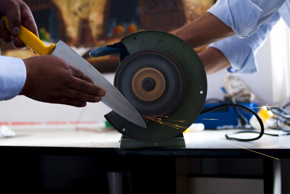 Sharpening knife metal