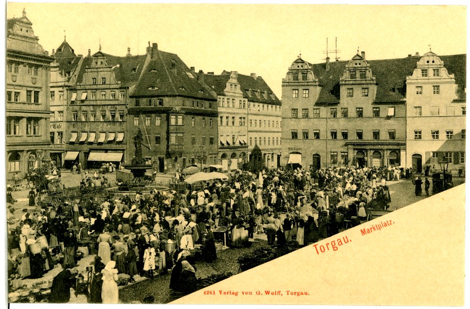 04261-Torgau-1903-Marktplatz mit Menschen-Brück & Sohn Kunstverlag
