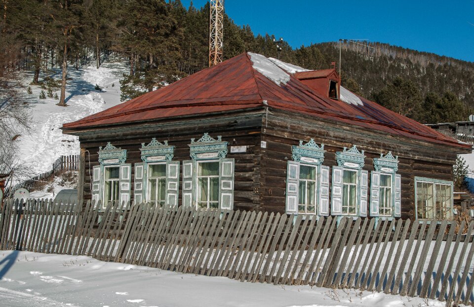 Lake baikal wooden house closing