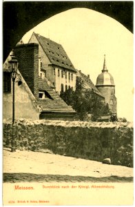 04174-Meißen-1903-Durchblick durchs Burgtor nach der Albrechtsburg-Brück & Sohn Kunstverlag