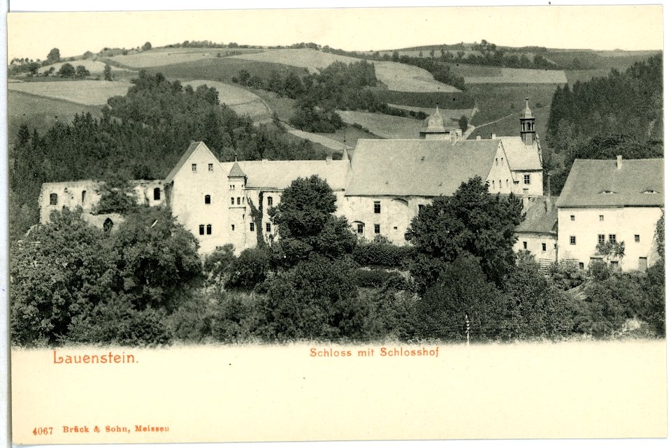 04067-Lauenstein-1903-Blick auf Lauenstein, Schloß mit Schloßhof-Brück & Sohn Kunstverlag