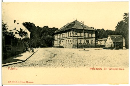 04595-Pulsnitz-1903-Wettinplatz mit Schützenhaus-Brück & Sohn Kunstverlag