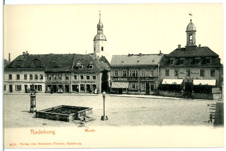 04010-Radeburg-1903-Markt mit Ratskeller und Ladengeschäften-Brück & Sohn Kunstverlag