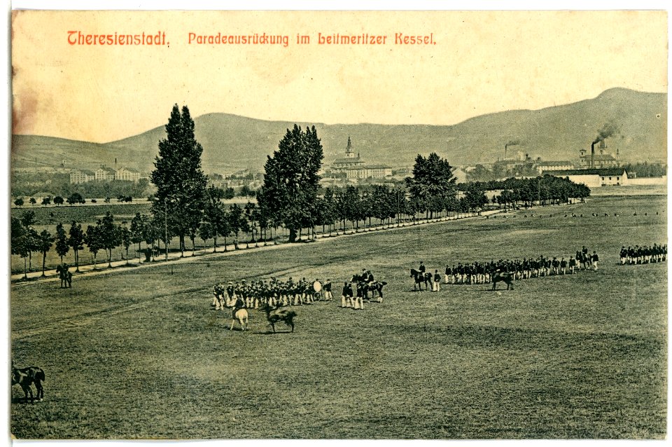 03351-Theresienstadt-1903-Paradeplatz des K. K. Infanterie-Regiments Nr. 92-Brück & Sohn Kunstverlag