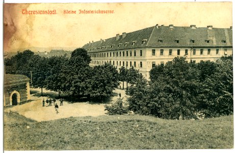 03353-Theresienstadt-1903-Kleine Kaserne des K. K. Infanterie-Regiments Nr. 92-Brück & Sohn Kunstverlag