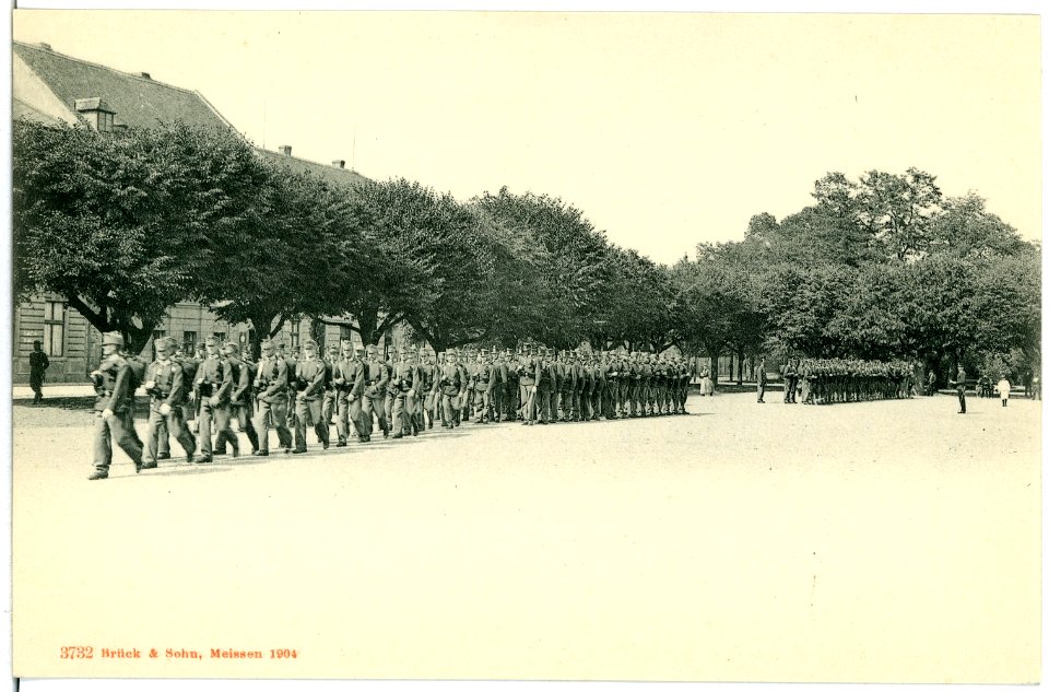 03732-Theresienstadt-1903-Abmarsch der Wachtparade-Brück & Sohn Kunstverlag
