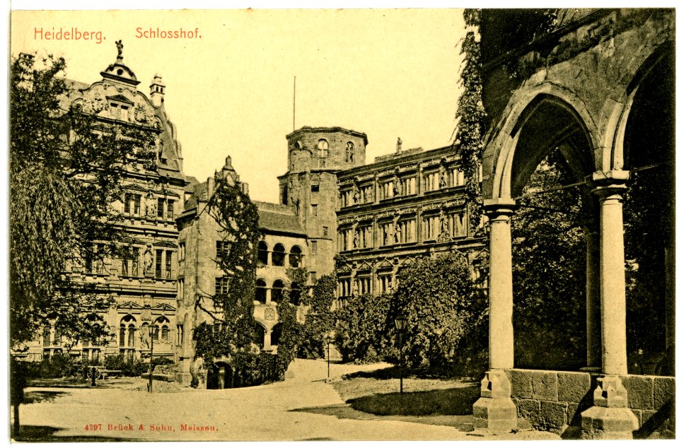 04397-Heidelberg-1903-Schloßhof-Brück & Sohn Kunstverlag