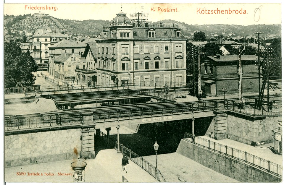03580-Kötzschenbroda-1903-Blick vom Bahnhof auf Postamt und Friedensburg-Brück & Sohn Kunstverlag