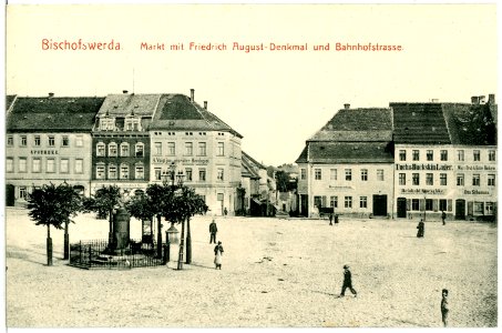 04159-Bischofswerda-1903-Markt mit Friedrich-August-Denkmal und Bahnhofstraße-Brück & Sohn Kunstverlag