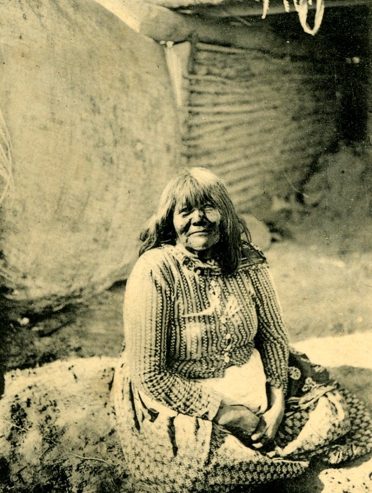 05612--1904-Indian woman-Brück & Sohn Kunstverlag (cropped)