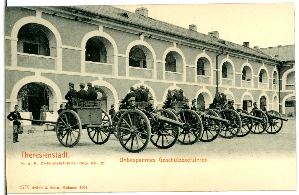 03779-Theresienstadt-1903-Unbespanntes Geschützexerzieren-Brück & Sohn Kunstverlag