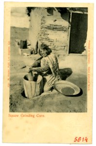 05614--1904-Squaw Grinding Corn-Brück & Sohn Kunstverlag