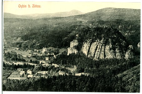 05920-Oybin-1905-Blick audf den Berg und die Stadt-Brück & Sohn Kunstverlag