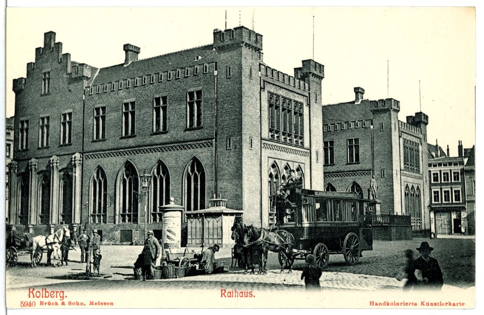 05940-Kolberg-1905-Rathaus mit Pferdekutsche-Brück & Sohn Kunstverlag