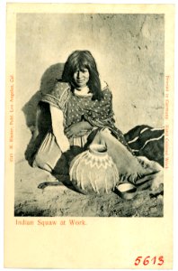 05613--1904-Indian Squaw at work-Brück & Sohn Kunstverlag