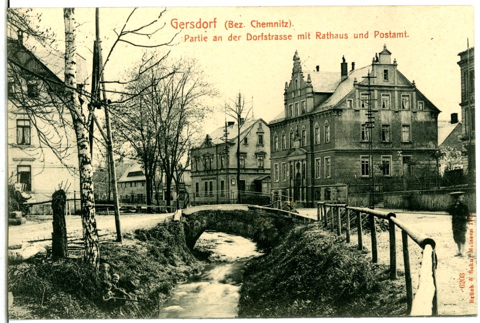 06203-Gersdorf-1905-Dorfstraße mit Rathaus und Postamt-Brück & Sohn Kunstverlag