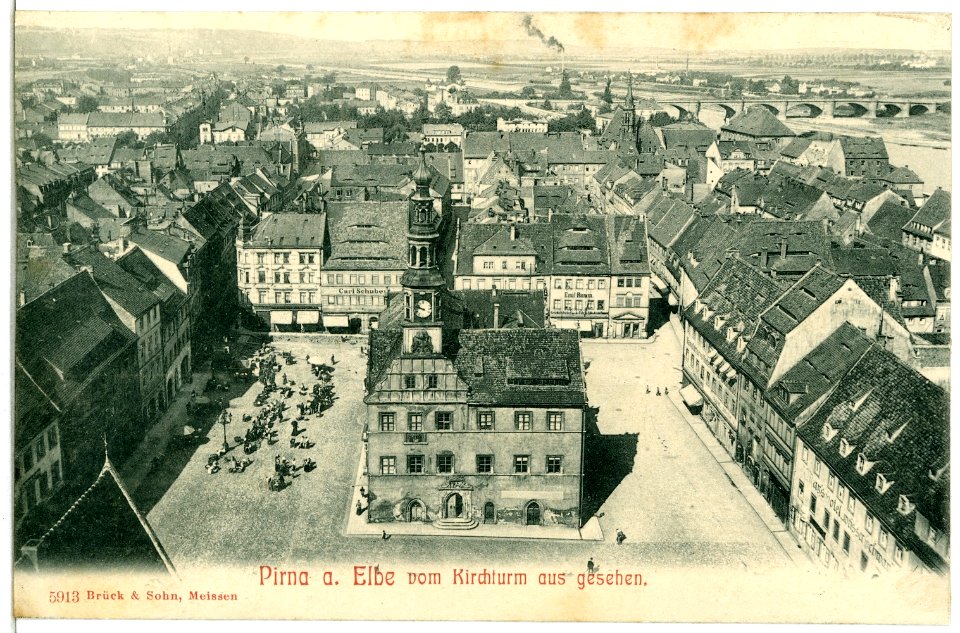 05913-Pirna-1905-Blick auf die Stadt und das Rathaus vom Kirchturm-Brück & Sohn Kunstverlag