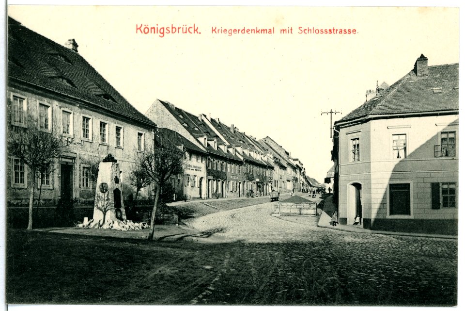 06456-Königsbrück-1905-Schloßstraße mit Kriegerdenkmal-Brück & Sohn Kunstverlag