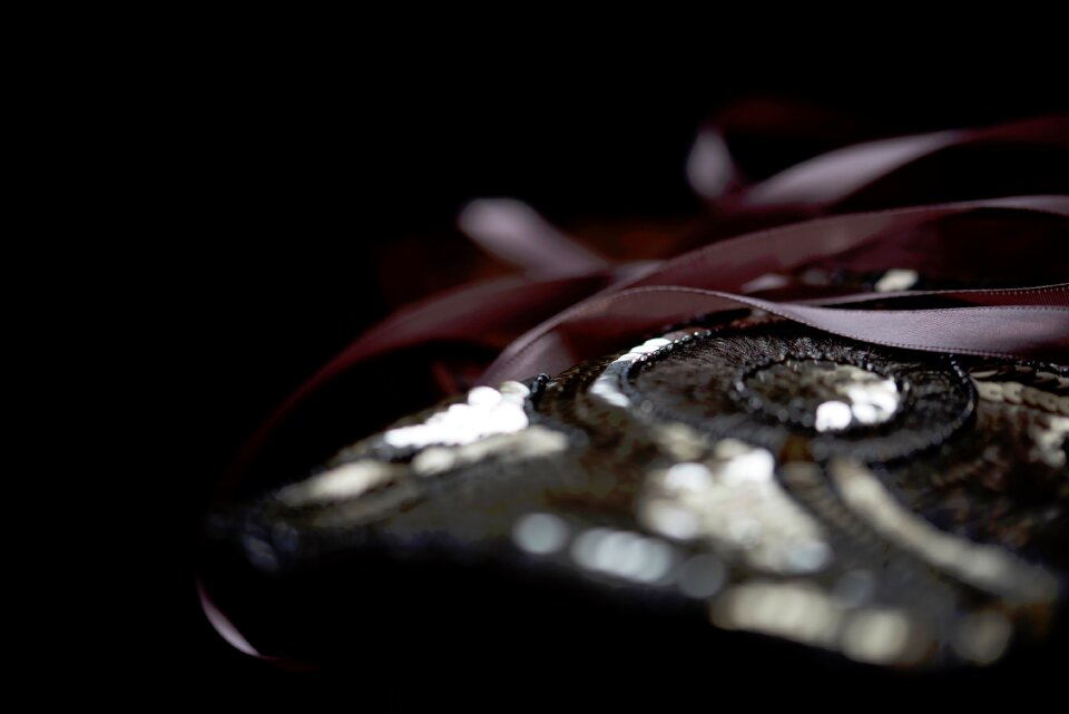 Ribbon gold accessories