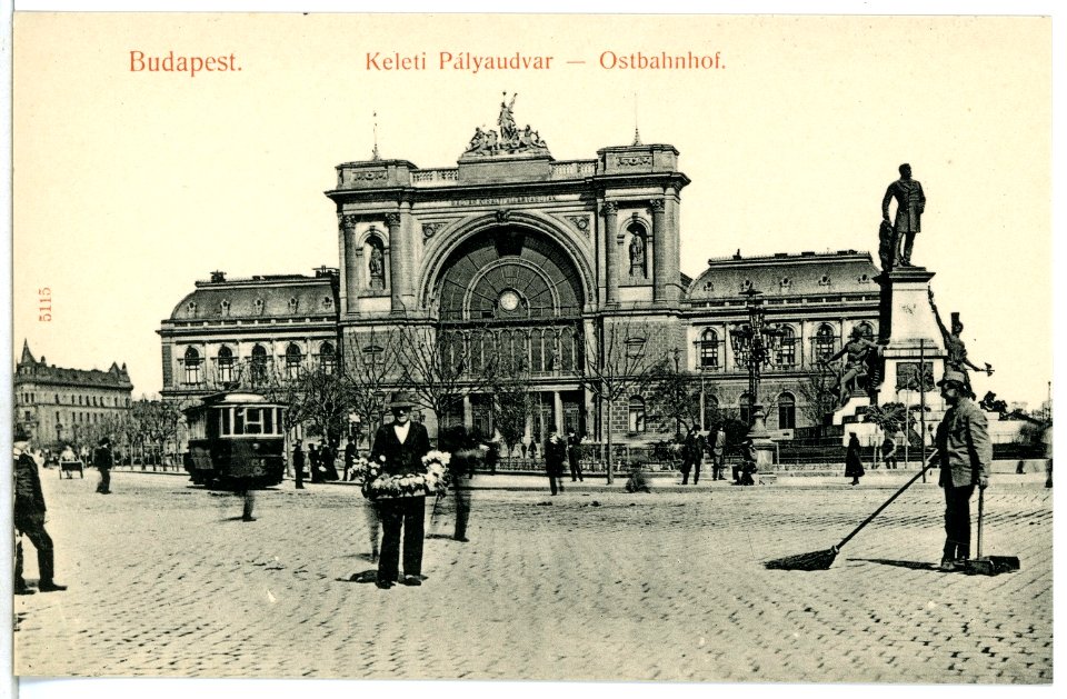 05115-Budapest-1904-Ostbahnhof mit Straßenbahn und Menschen-Brück & Sohn Kunstverlag
