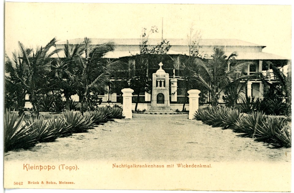 05042-Kleinpopo-1904-Nachtigallkrankenhaus mit Wickedenkmal-Brück & Sohn Kunstverlag