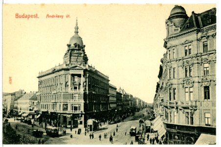 05070-Budapest-1904-Andrassy Straße mit Straßenbahn und Passanten-Brück & Sohn Kunstverlag
