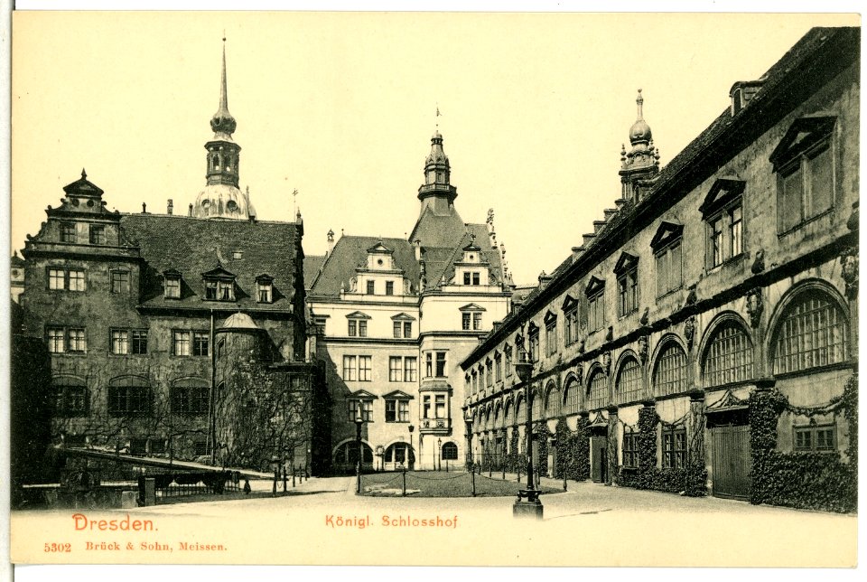 05302-Dresden-1904-Königlicher Schloßhof-Brück & Sohn Kunstverlag