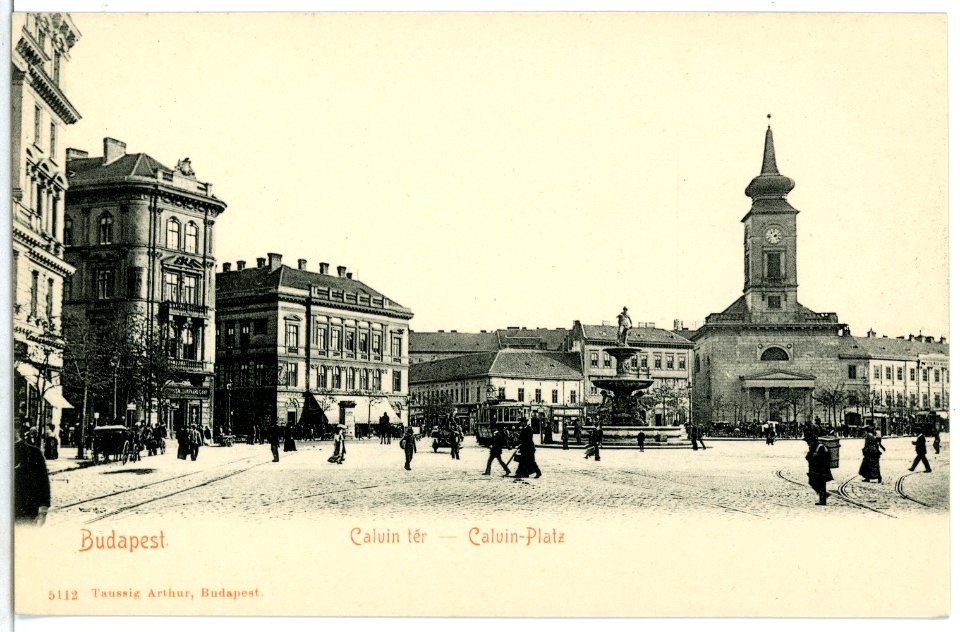 05112-Budapest-1904-Calvin-Platz mit Straßenbahn und Passanten-Brück & Sohn Kunstverlag