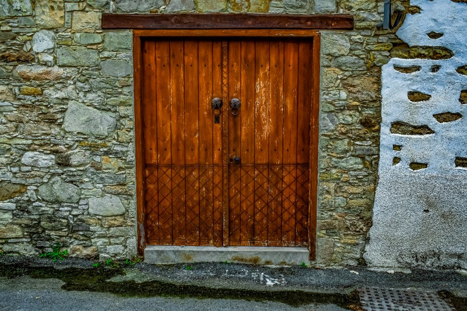 Traditional house gate