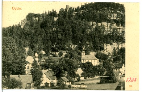 05288-Oybin-1904-Blick zur Kirche und zum Berg-Brück & Sohn Kunstverlag