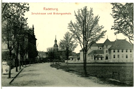 13132-Radeburg-1911-Schulstraße und Bildungsschule-Brück & Sohn Kunstverlag