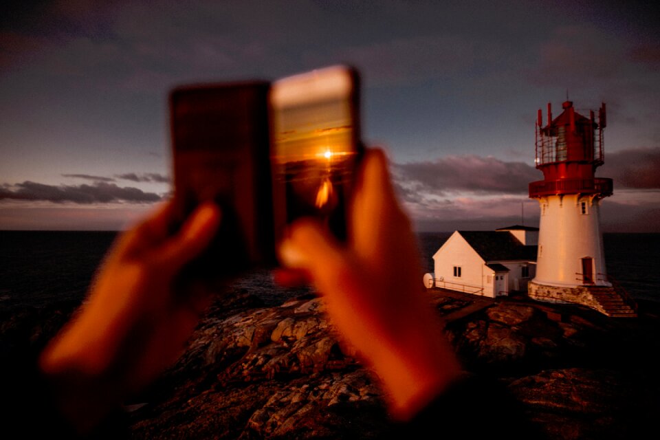Lighthouse house people