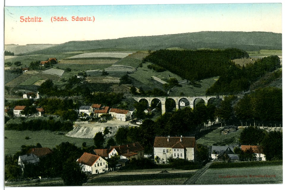 10340-Sebnitz-1908-Blick auf Sebnitz mit Umgebung und Eisenbahnbrücke-Brück & Sohn Kunstverlag