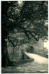 10904-Rochlitz-1909-Eingang zum Schloß-Brück & Sohn Kunstverlag