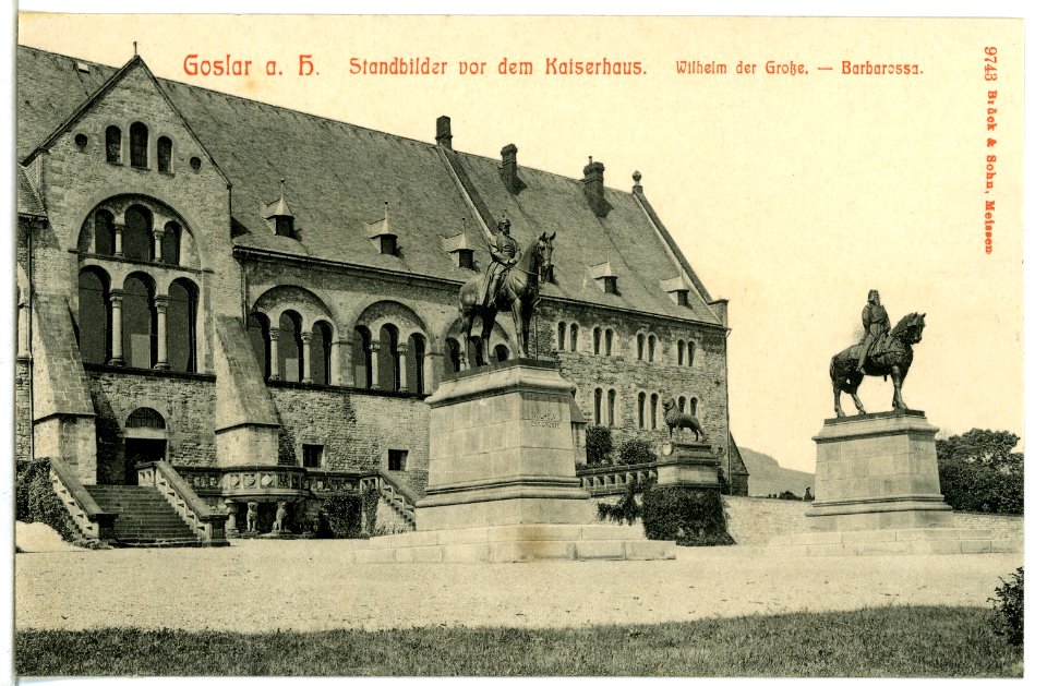 09743-Goslar-1908-Standbilder vor dem Kaiserhaus-Brück & Sohn Kunstverlag