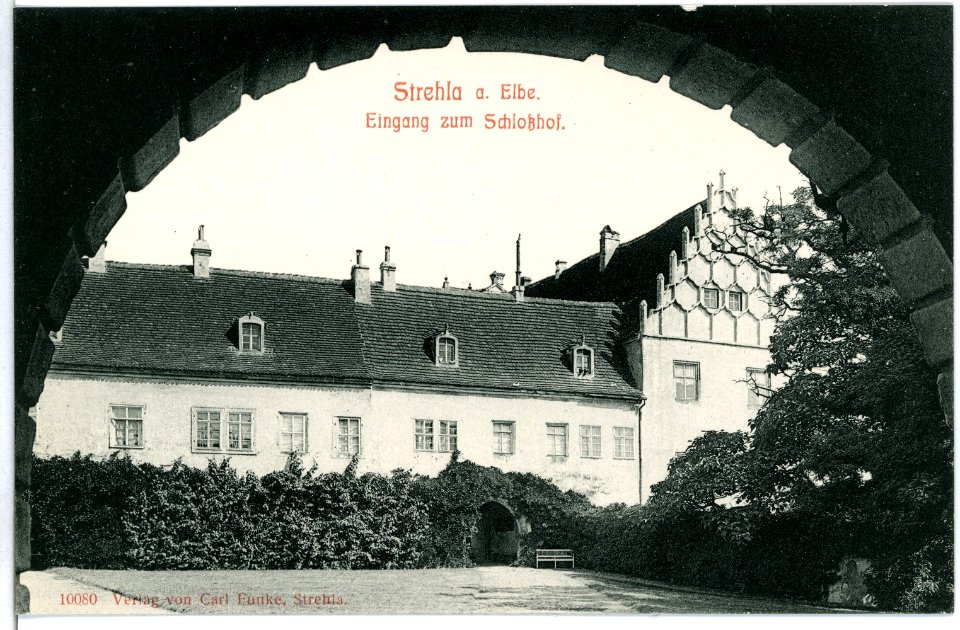 10080-Strehla-1908-Eingang zum Schloßhof-Brück & Sohn Kunstverlag