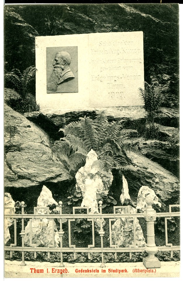 11006-Thum-1910-Gedenkstein im Stadtpark (Albertplatz)-Brück & Sohn Kunstverlag
