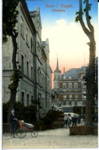 11008-Thum-1910-Schulplatz-Brück & Sohn Kunstverlag