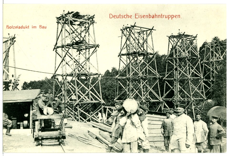 11324-Luga-1910-Deutsche Eisenbahntruppen Holzviadukt im Bau-Brück & Sohn Kunstverlag