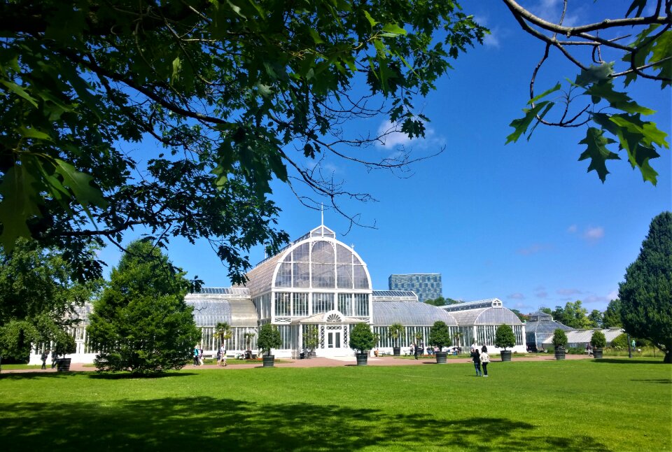Park greenhouse architecture