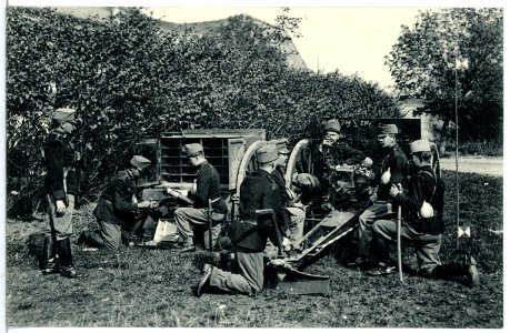 11540-Theresienstadt-1910-Feldartillerie Suchen eines Hilfszieles rückwärts-Brück & Sohn Kunstverlag