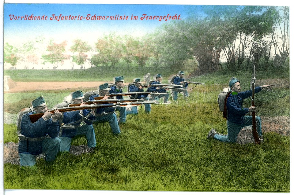 11531-Theresienstadt-1910-Vorrückende Infanterie-Schwarmlinie im Feuergefecht-Brück & Sohn Kunstverlag