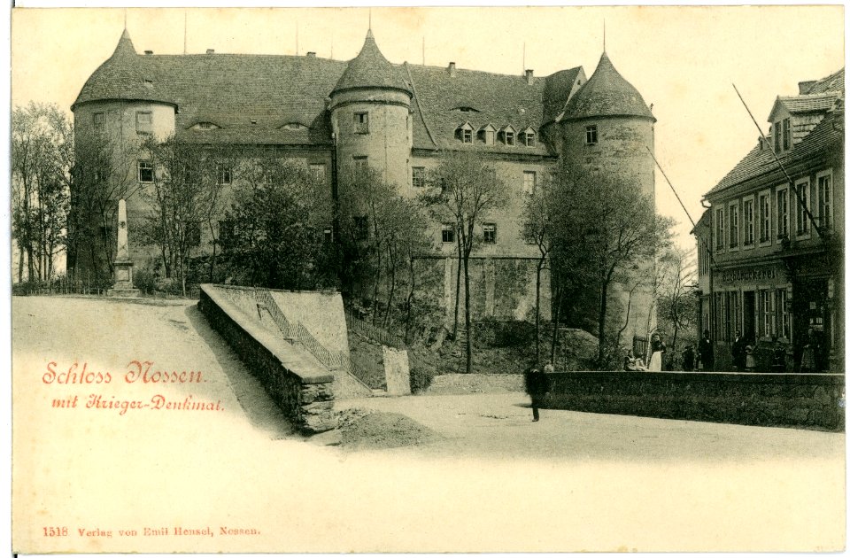 01518-Nossen-1900-Schloß mit Kriegerdenkmal-Brück & Sohn Kunstverlag