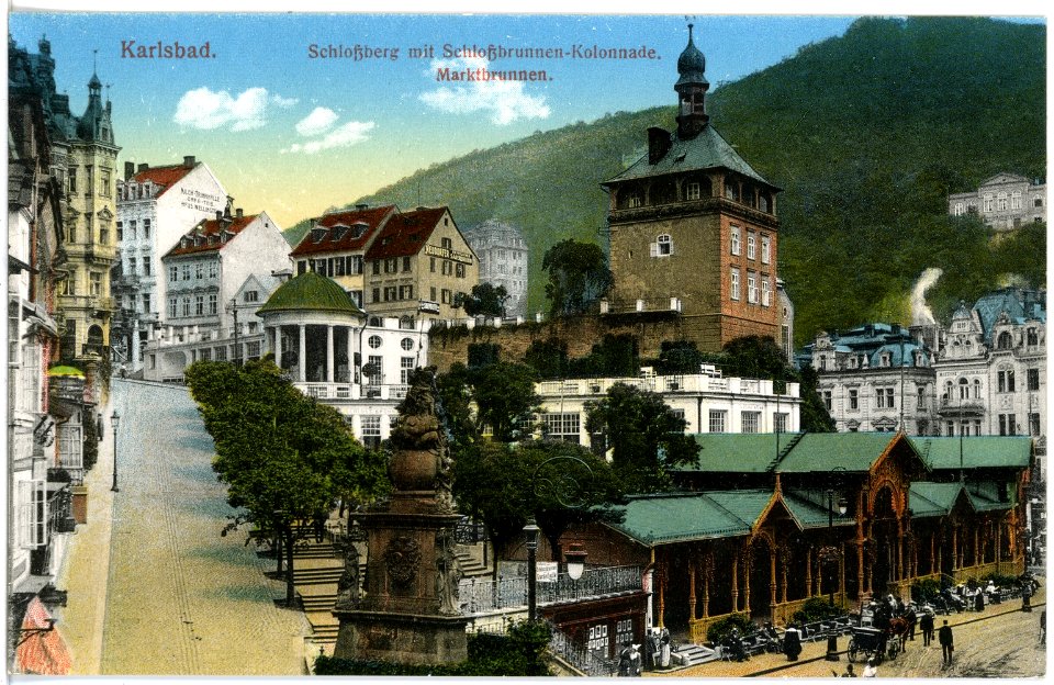 18809-Karlsbad-1915-Schloßberg mit Schloßbrunnen-Kolonnade und Marktbrunnen-Brück & Sohn Kunstverlag