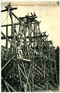 11308-Luga-1910-Deutsche Eisenbahntruppen Holzviadukt im Bau-Brück & Sohn Kunstverlag